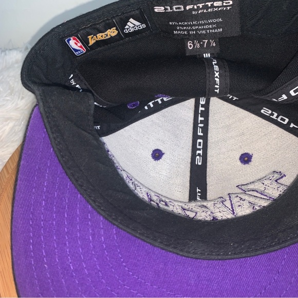 Los Angeles Lakers NBA Black Fitted Hat Cap - Picture 7 of 8
